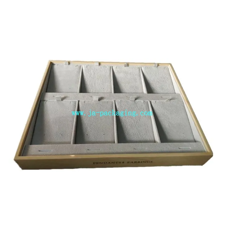 Tráidire adhmaid pendants agus cluaise